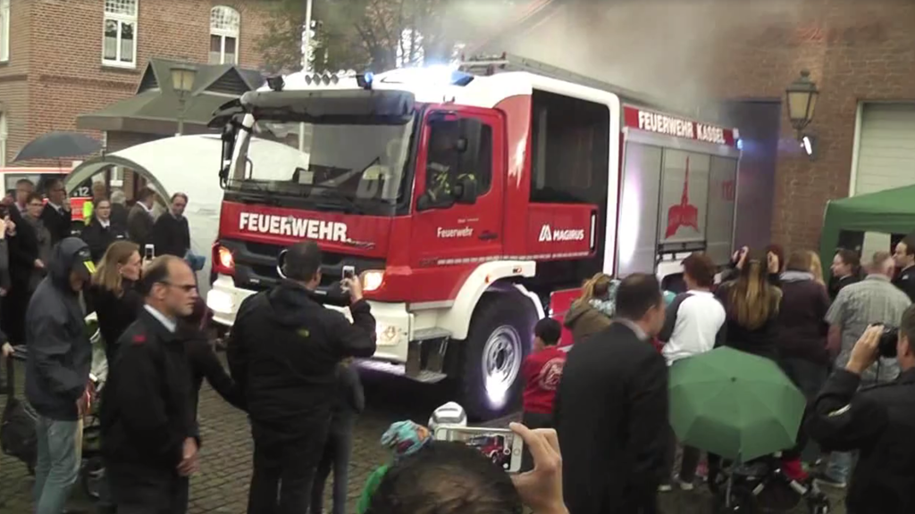 Hector, das Feuerwehrauto, kann sich glücklich schätzen, bei so einer kreativen Feuerwehr wie derjenigen von Kassel zu sein.