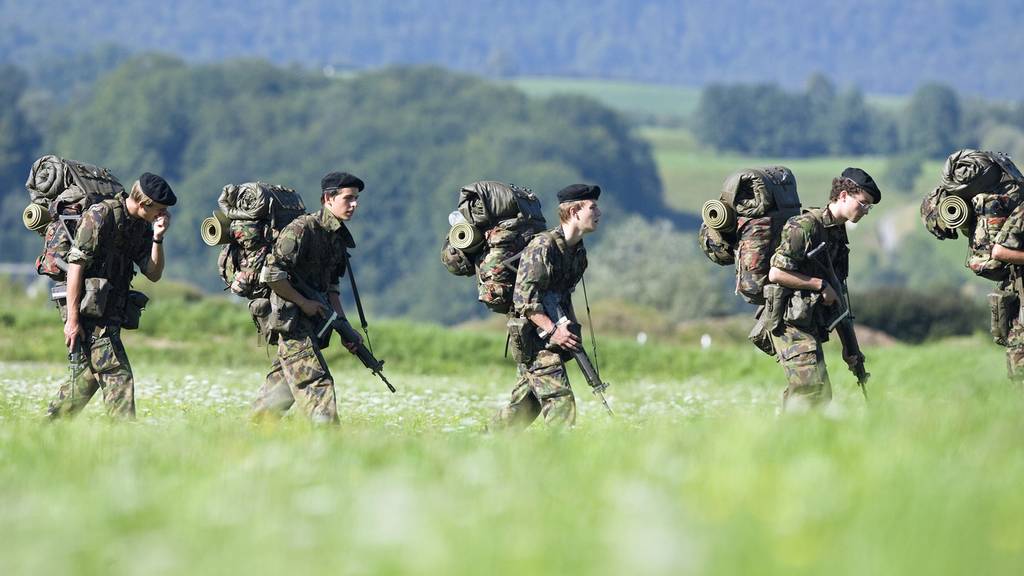 Truppenverschiebung in brütender Hitze – SP-Politikerin kritisiert Armee