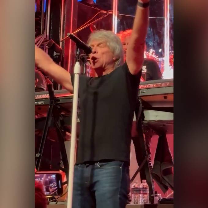 Bon Jovi hat wieder Stimme und feiert ein Mini-Comeback