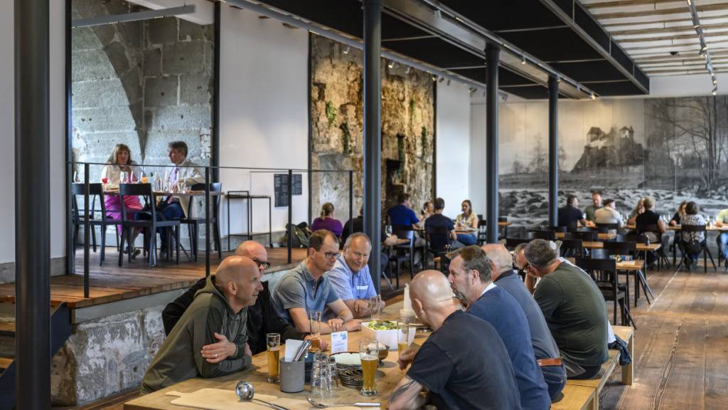 Kauflaune der Schweizer Bevölkerung bleibt im Juli hoch
