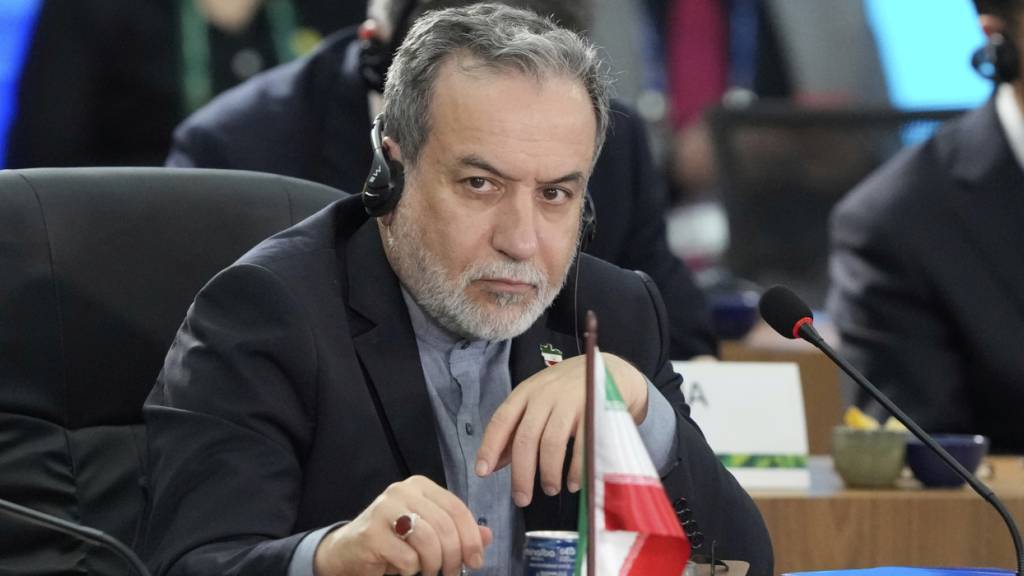 ARCHIV - Der iranische Außenminister Abbas Araghtschi nimmt am 17. jährlichen BRICS-Gipfel teil. Foto: Eraldo Peres/AP/dpa