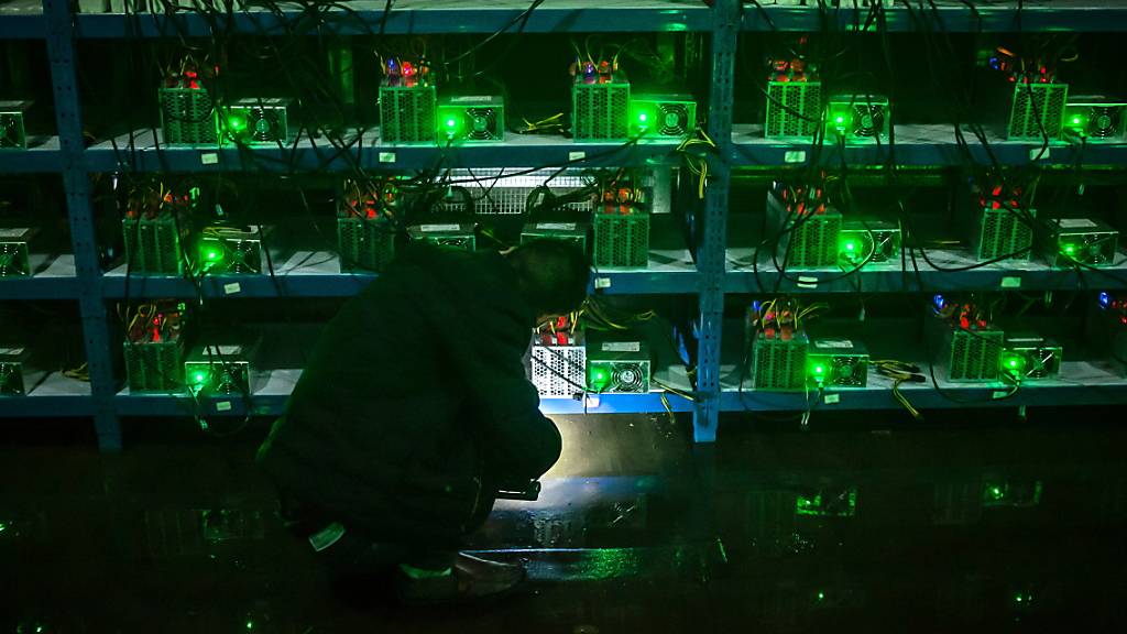 Die chinesischen Behörden haben das rechen- und energieintensive Bitcoin-Schürfen aus ihrem Land vertrieben . (Archivbild)