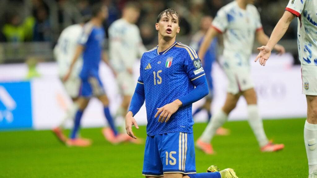 Italiens Fussballer (im Bild mit Pio Esposito) müssen (einmal mehr) aufstehen, wenn sie an die WM-Endrunde wollen