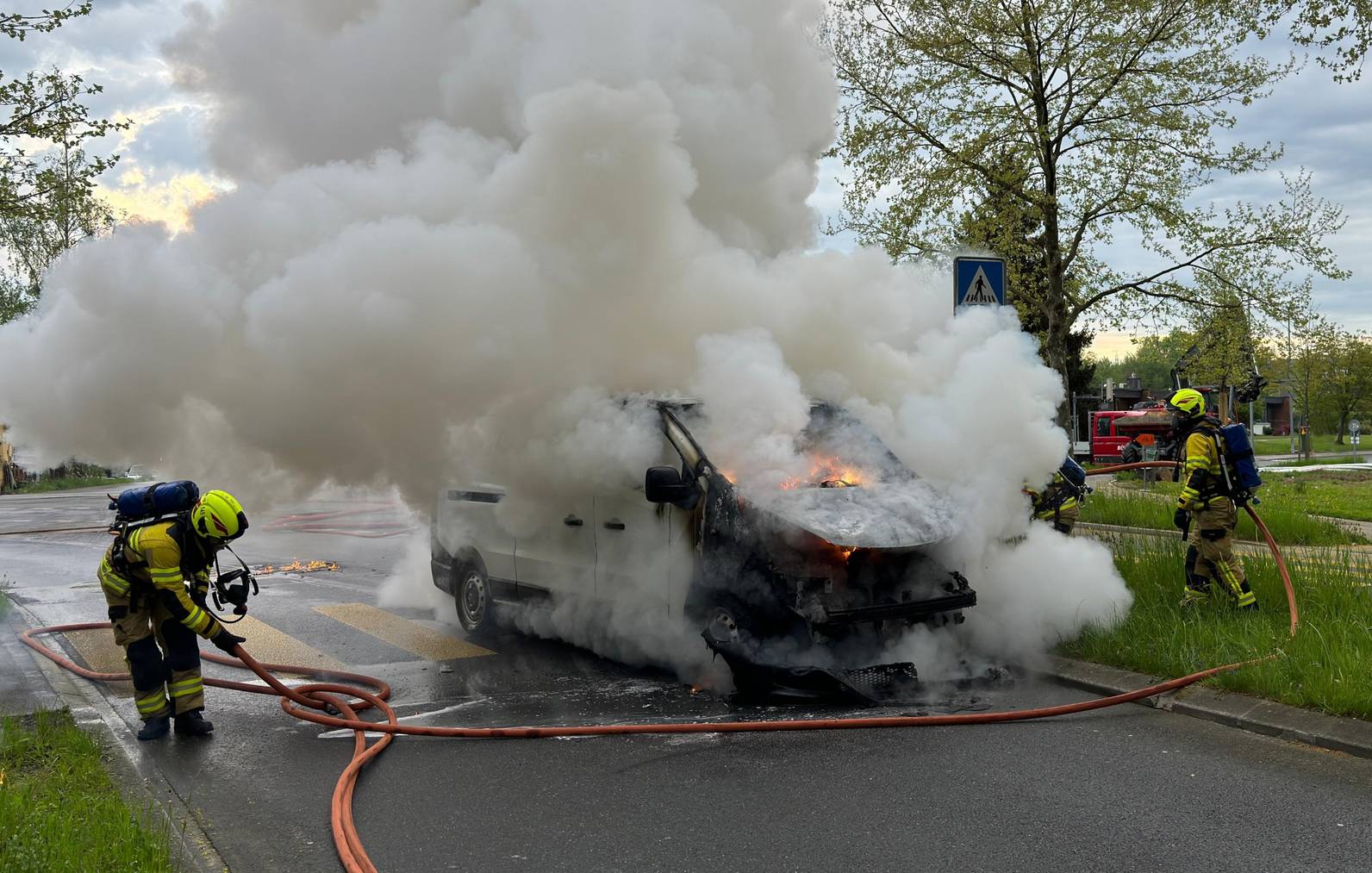 Die Freiwillige Feuerwehr der Stadt Zug konnte den Lieferwagen-Brand löschen.