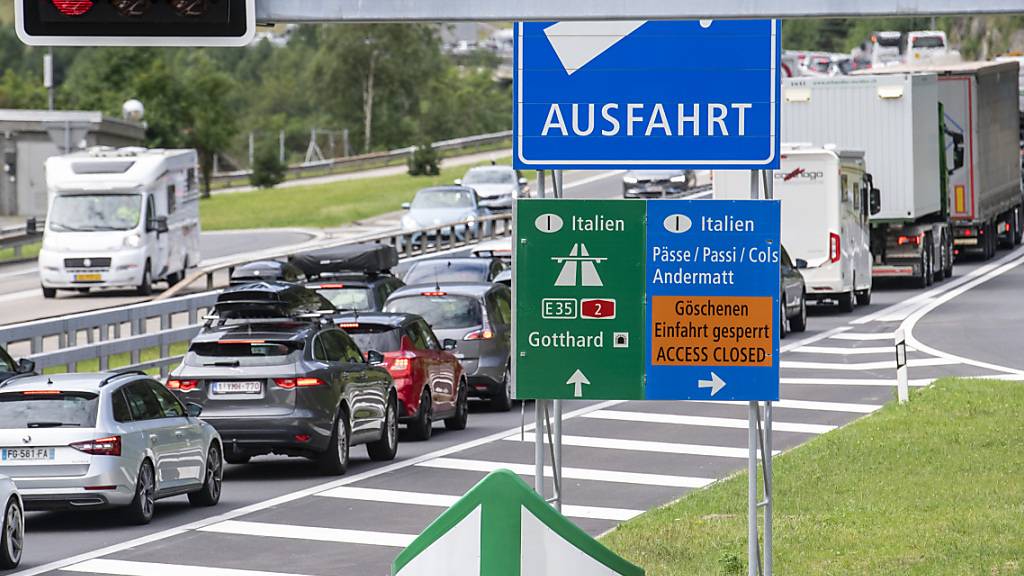 Bereits vor einer Woche hatte der Ferienreiseverkehr einen langen Stau Richtung Süden nach sich gezogen. (Archivbild)