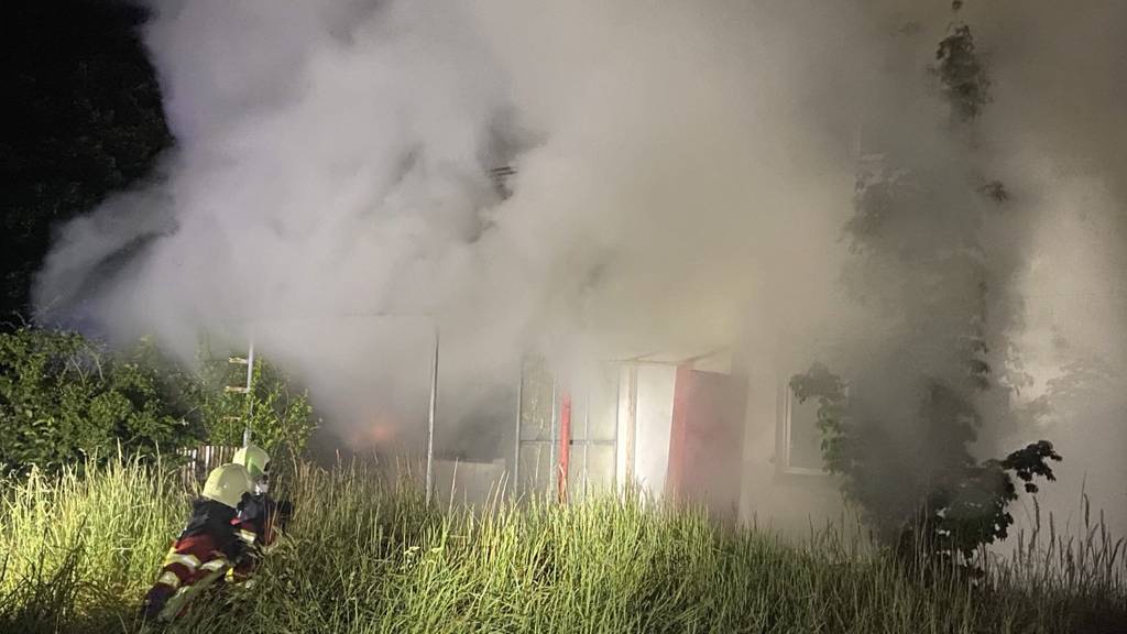 Brandstiftung in Birr: Brände in zwei Mehrfamilienhäuser