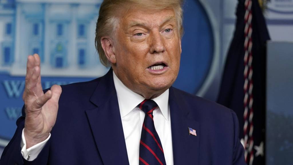 Donald Trump spricht auf einer Pressekonferenz im Weißen Haus. Foto: Evan Vucci/AP/dpa