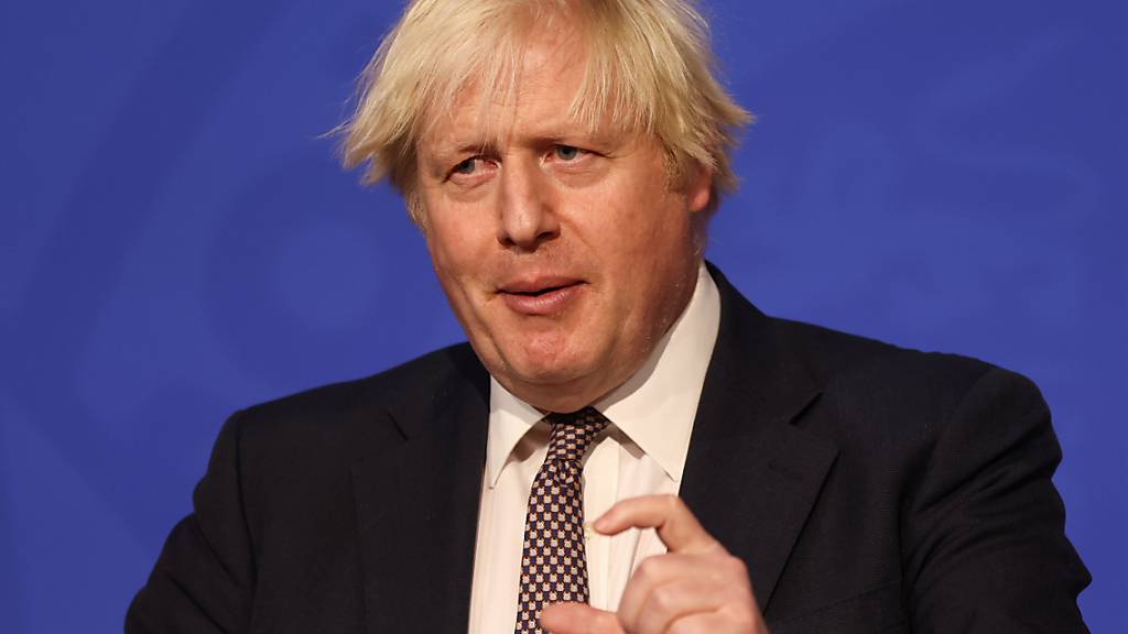 Boris Johnson, Premierminister von Großbritannien, spricht während einer Pressekonferenz zur Corona-Lage in dem Land in der Downing Street. Foto: Tom Nicholson/PA Wire/dpa