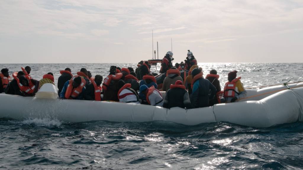Deutsches Rettungsschiff mit 440 Migranten darf auf Sizilien anlegen