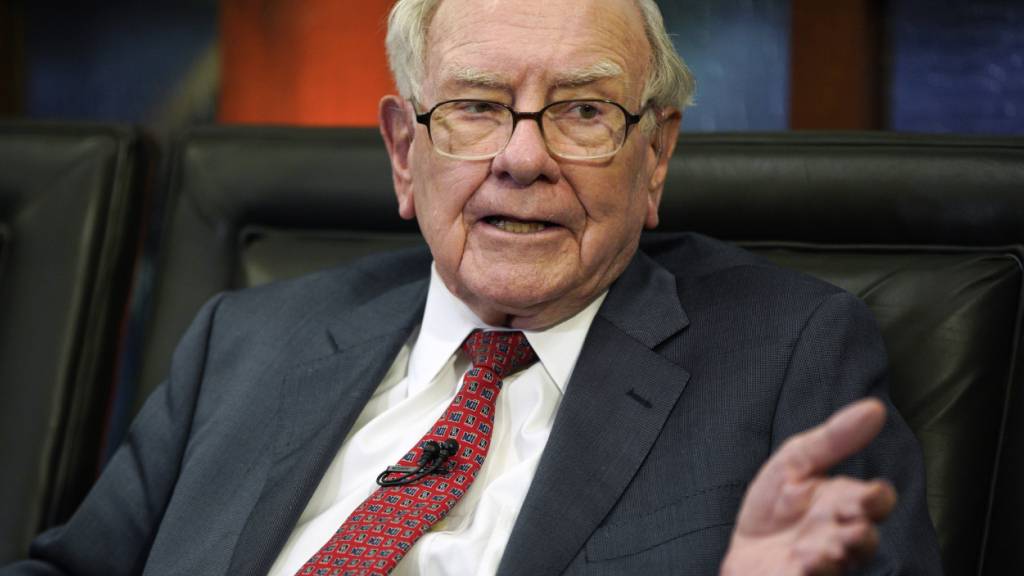 Der legendäre US-Investor Warren Buffett findet keine attraktiven Anlageobjekte und lässt die Reserven seiner Holding auf Rekordwerte steigen.