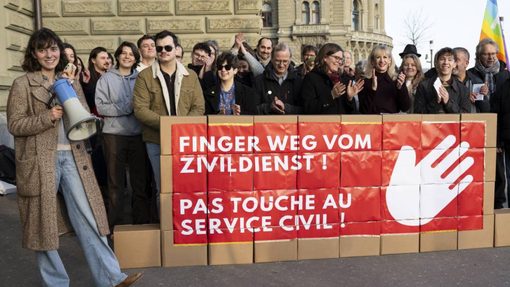 Stimmende befinden im Juni über «10-Millionen-Schweiz»-Initiative