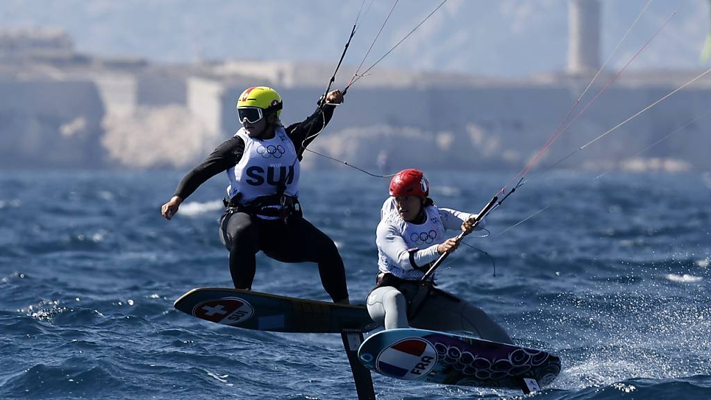 Kitesurferin Elena Lengwiler auf Goldkurs