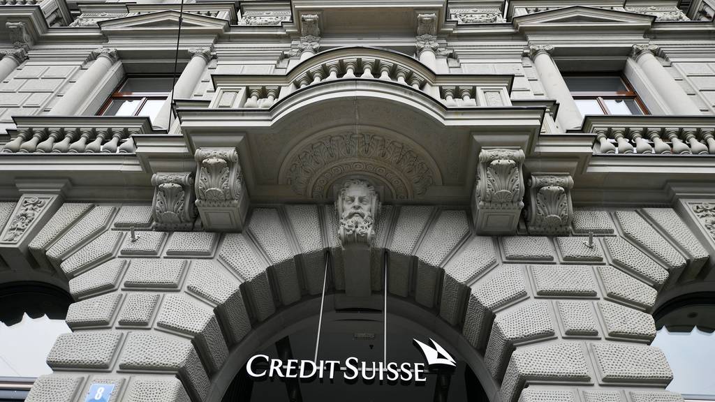 Die Credit Suisse will umstrukturieren und jährlich 400 Millionen Franken einsparen.