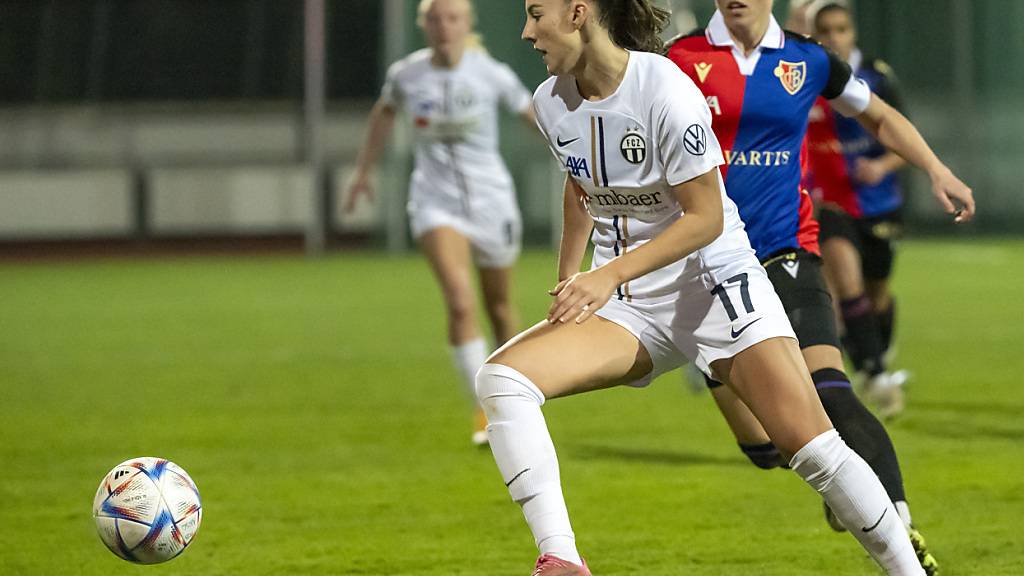 Seraina Piubel vorne mit Nummer 17) wechselt von den FC Zürich Frauen nach England zu West Ham