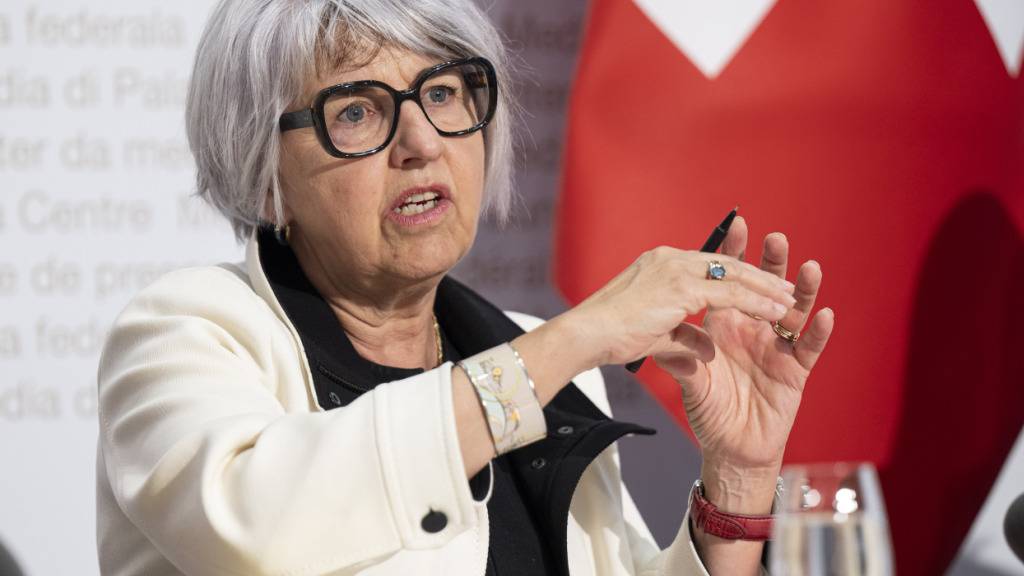 Den Sommer über war die AHV-2030-Vorlage in der Vernehmlassung. Seit Freitag liegt die Vorlage des Bundesrates wieder auf dem Schreibtisch von Elisabeth Baume-Schneider. (Archivbild)