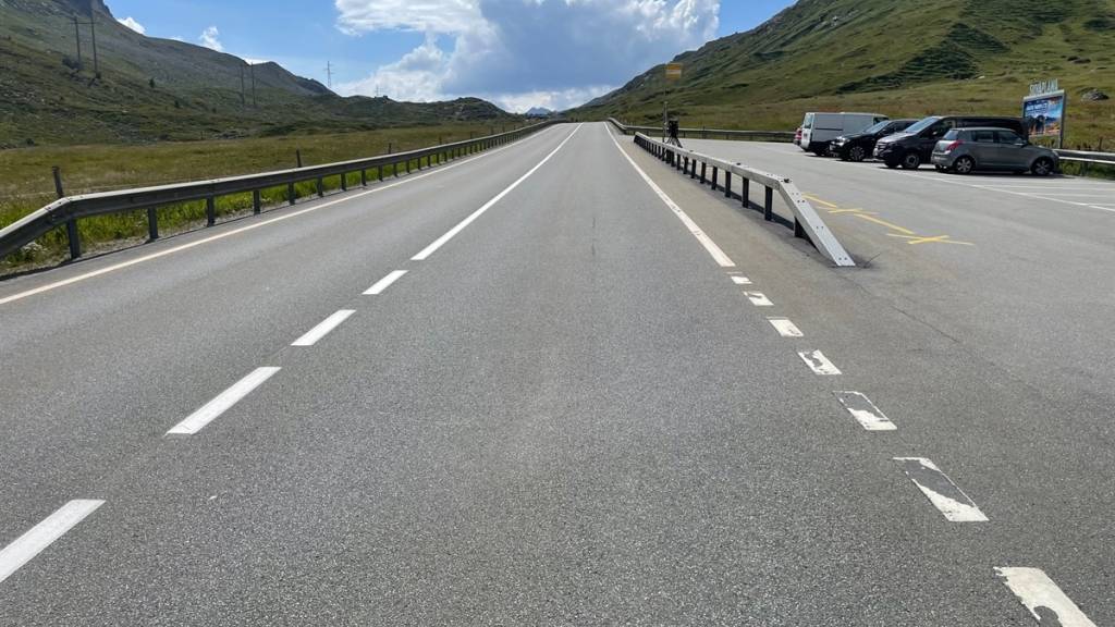 146 bei erlaubten 80 km/h - eine Raserei am Julierpass kommt einen Deutschen Autofahrer nun teuer zu stehen.