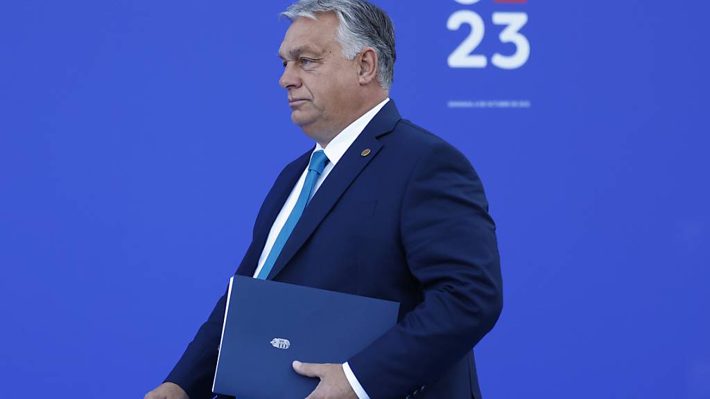 Ungarns Ministerpräsident Viktor Orban kündigte am Rande des informellen EU-Gipfels in Granada Widerstand gegen Unterstützungspläne für die Ukraine an. Foto: Fermin Rodriguez/AP/dpa