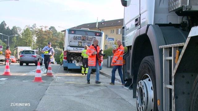 Busunfall in Affoltern fordert drei Verletzte