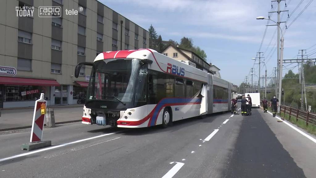 Fünf Verletzte bei Unfall mit Linienbus in Luzern