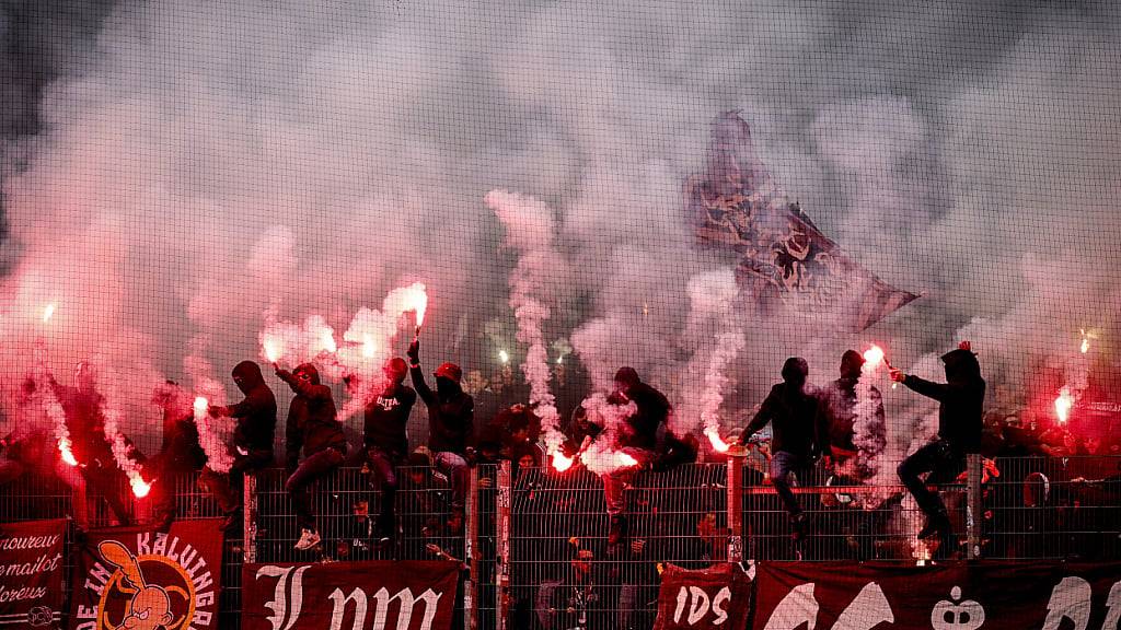 Servettes Fans zündeln während dem Cup-Match in Winterthur - einiges geht entschieden zu weit