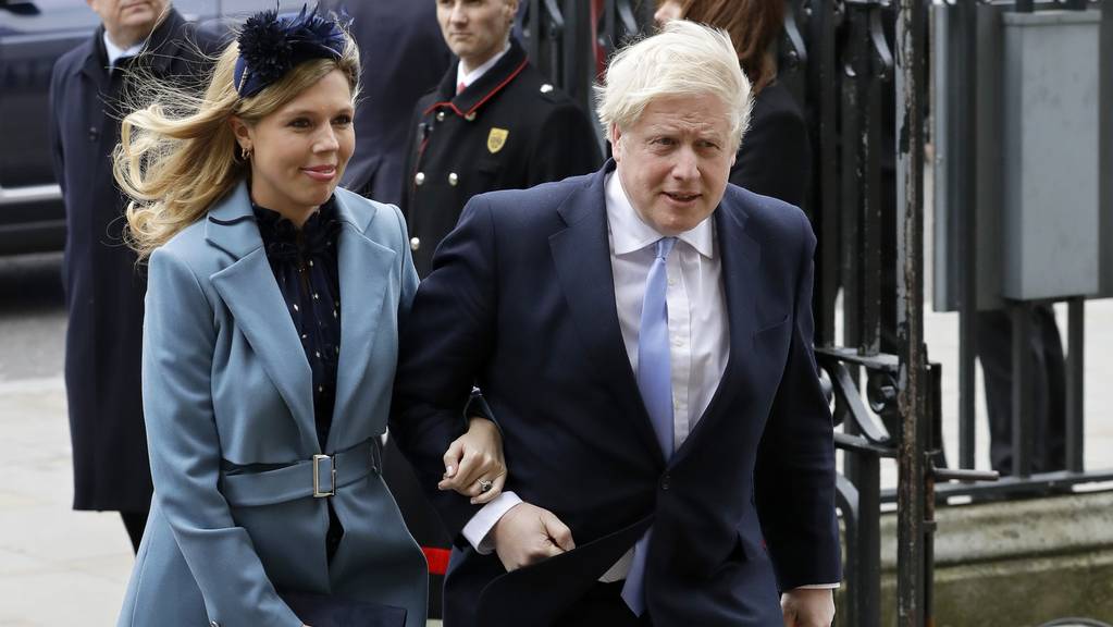 Premierminister Boris Johnson mit seiner Verlobten Carrie Symonds.