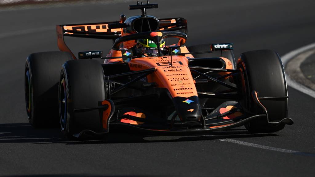 Oscar Piastri fährt am Freitag auf seine Heimstrecke in Melbourne die Trainingsbestzeit