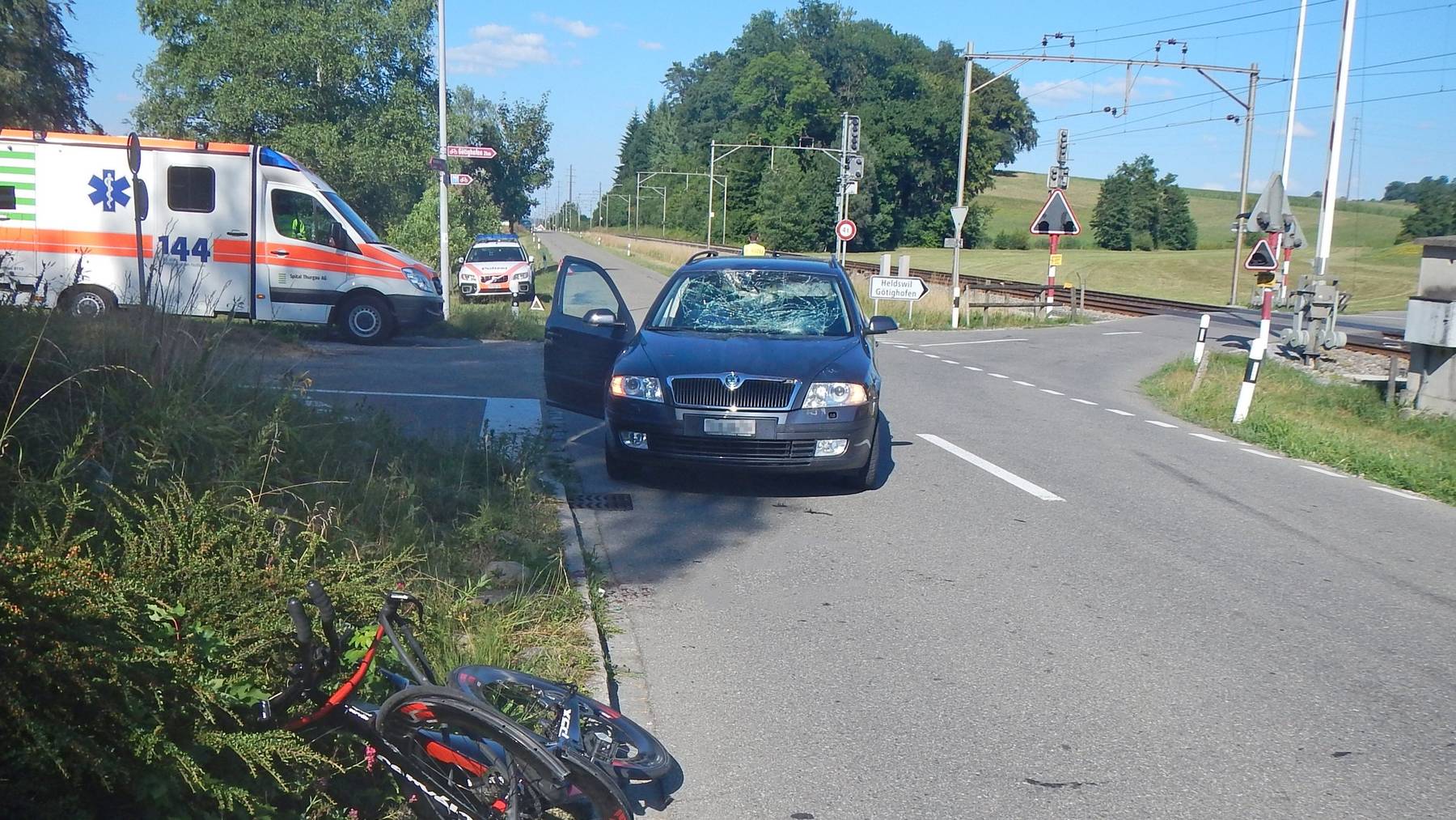 Der Velofahrer wurde mittelschwer verletzt.