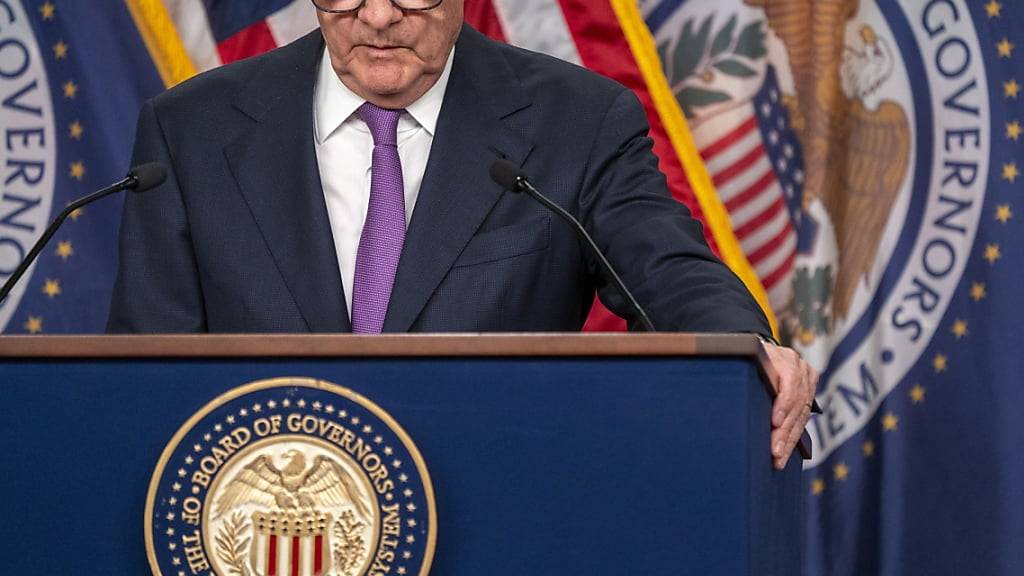 Die US-Notenbank Federal Reserve (Fed) hält sich im Kampf gegen hohe Verbraucherpreise eine weitere Zinserhöhung in diesem Jahr offen. Darauf deuten neue, am Mittwoch veröffentlichte Prognosen der Zentralbank der grössten Volkswirtschaft der Welt hin.