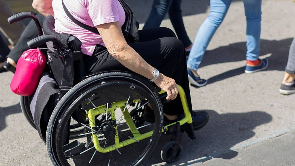 Eine neue kantonale Fachstelle soll in Graubünden die Lebensbedingungen für Behinderte verbessern und deren Rechte stärken. (Symbolbild)