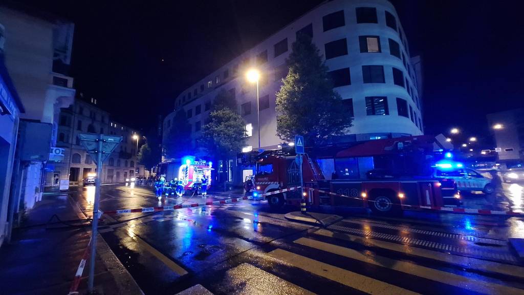 Grossbrand mitten in Luzern – Bar muss evakuiert werden