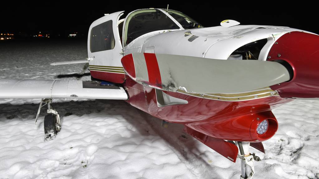 Zwei Flugzeuge müssen in Emmen notlanden – eine Person ins Spital gebracht