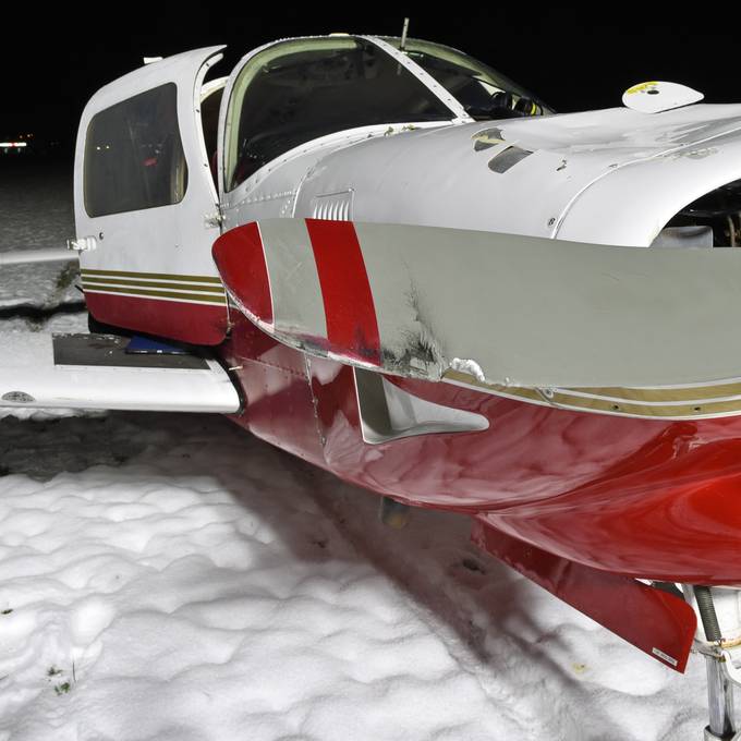 Zwei Flugzeuge müssen in Emmen notlanden – eine Person ins Spital gebracht
