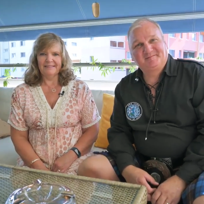 Wohnungstour im Kilt: Rolf und Katharina zeigen ihr Zuhause