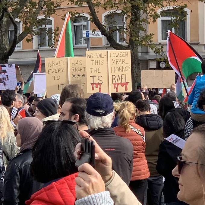 Tausende ziehen an Demo für «ein freies Palästina» durch Zürich
