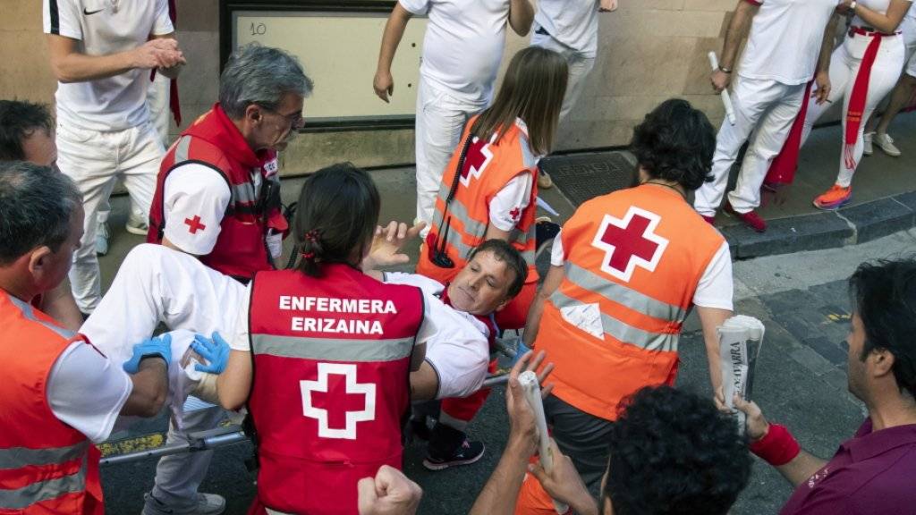 Die Stierhatz im nordspanischen Pamplona hat am Freitag fünf zum Teil Schwerverletzte gefordert.