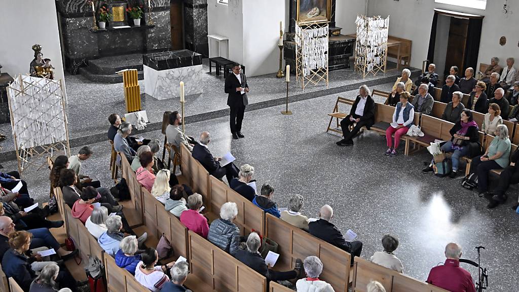 Der Basler Bischof Felix Gmür in der Luzerner Peterskapelle.