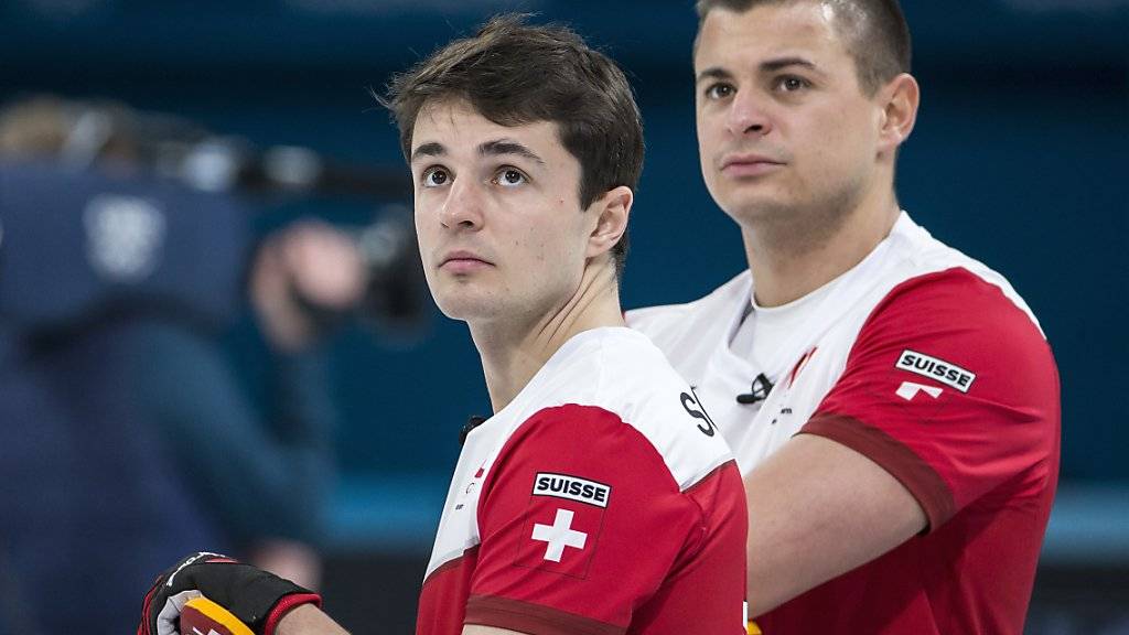Für Benoît Schwarz (links) und Valentin Tanner bleibt die Anspannung im Olympia-Turnier hoch