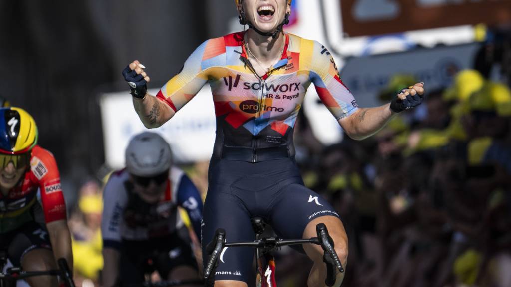 Die stärkste Sprinterin war nicht zu schlagen: Lorena Wiebes jubelt in Lausanne über ihren sechsten Etappensieg an der Tour de France
