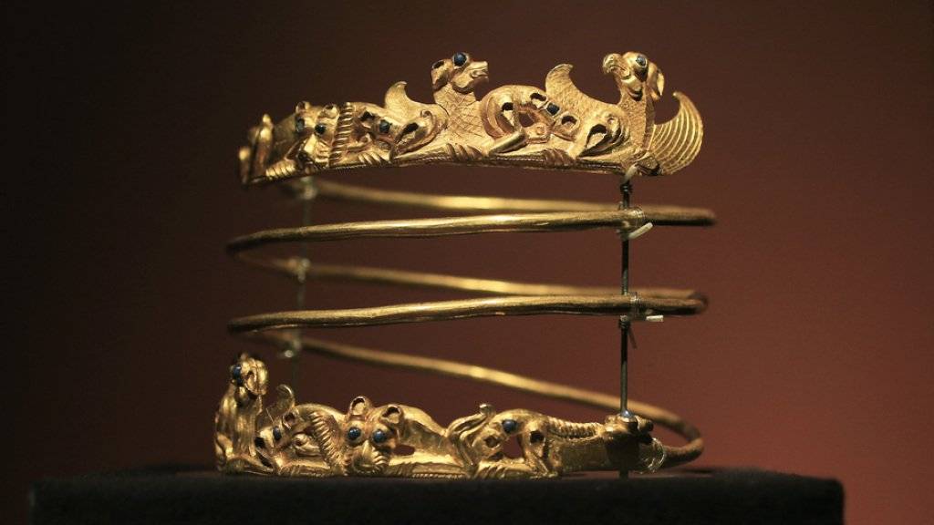 Ein Spiralarmband aus der Ausstellung «Das Gold der Krim». Ein Gericht in Amsterdam muss nun entscheiden, an wen die Exponate zurück gegeben werden müssen. (Archiv)