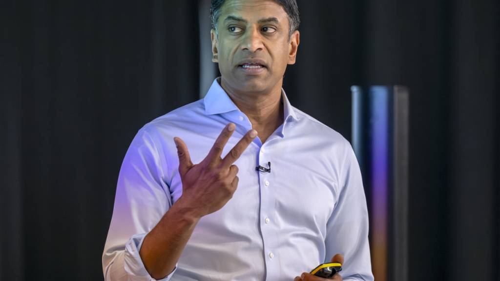 Novartis-Chef Vas Narasimhan erhielt für 2025 eine Gesamtvergütung von knapp 25 Millionen Franken. Im Vorjahr waren es bereits 19 Millionen. (Archivbild)