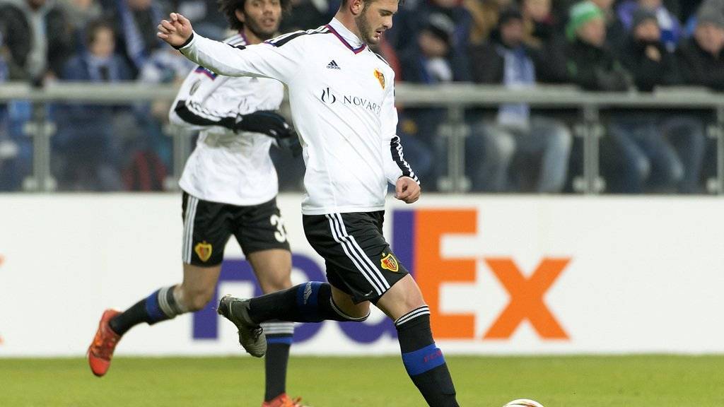 Adonis Ajeti während eines UEFA Europa League Spiels.