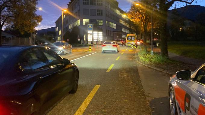 Fussgängerin in Solothurn verletzt sich bei Kollision mit Töff 