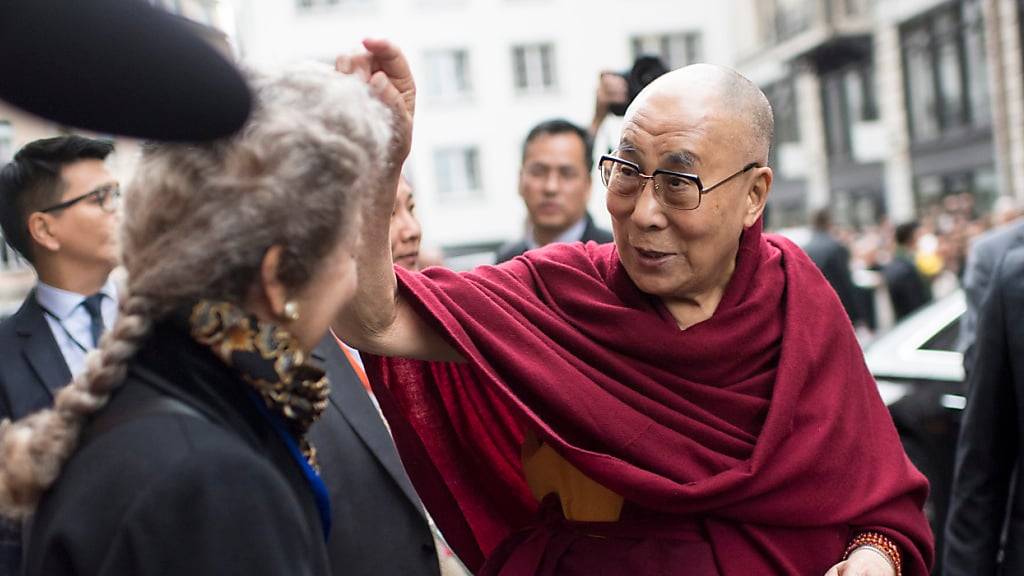 Dalai Lama kommt ins Hallenstadion