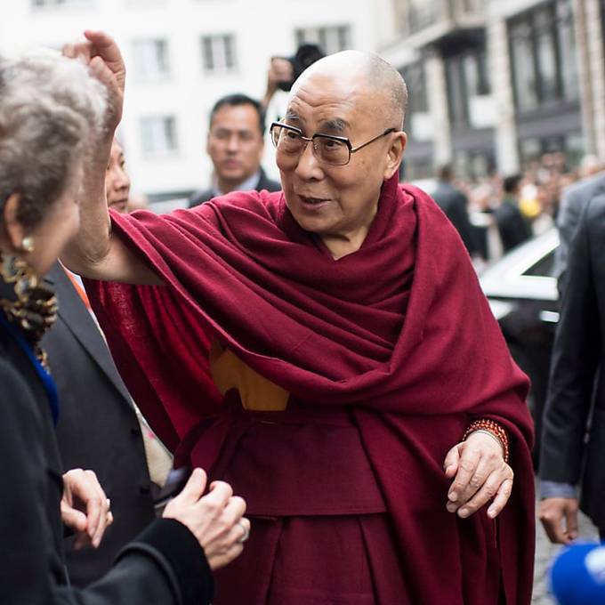 Dalai Lama kommt ins Hallenstadion