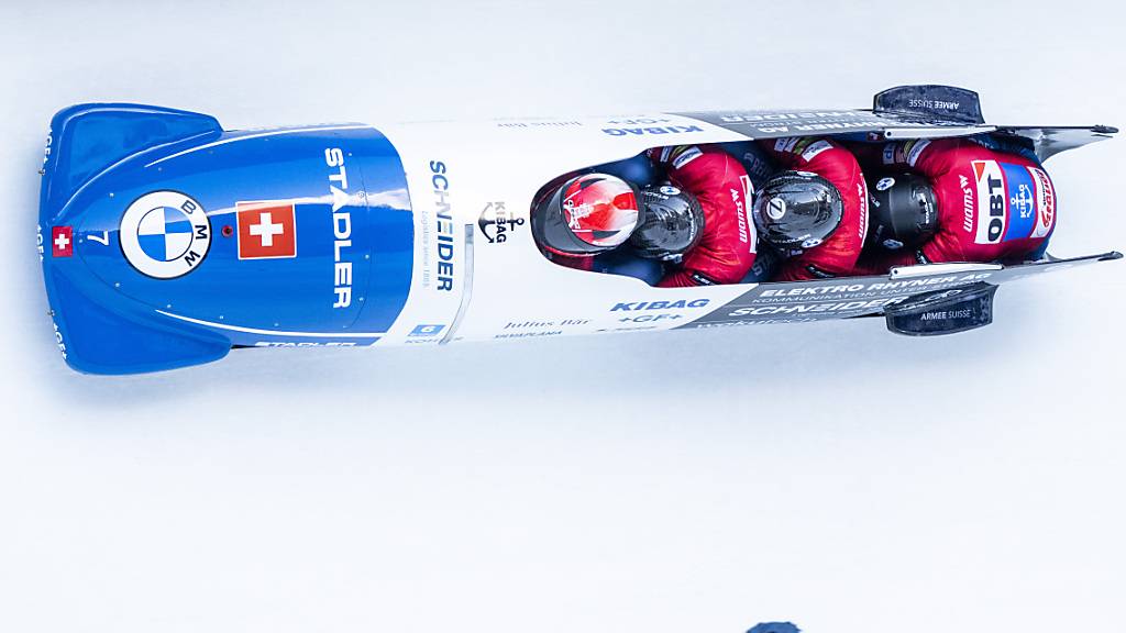 Michael Vogt und seine Crew im Eiskanal