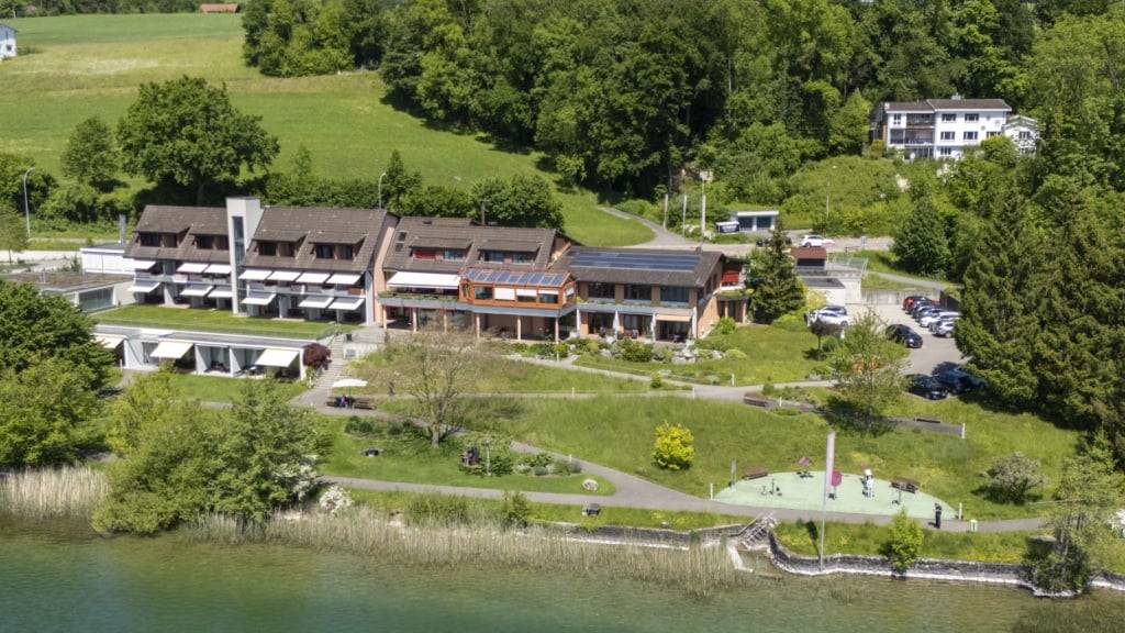 Das Kur- und Erholungshaus Seematt mit seinem Park in der Gemeinde Eich am Sempachersee. Nach dem Ja in der Volksabstimmung vom Sonntag kann die Gemeinde Eich das Kurhaus übernehmen.
