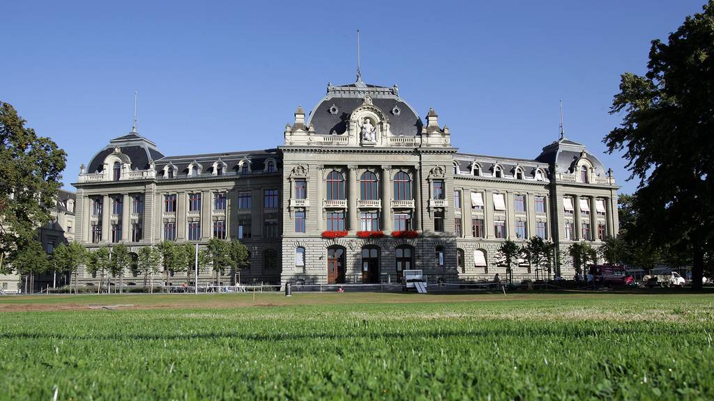 UniBE_Hauptgebaeude_2000p©AKM_Stefan_Wermuth