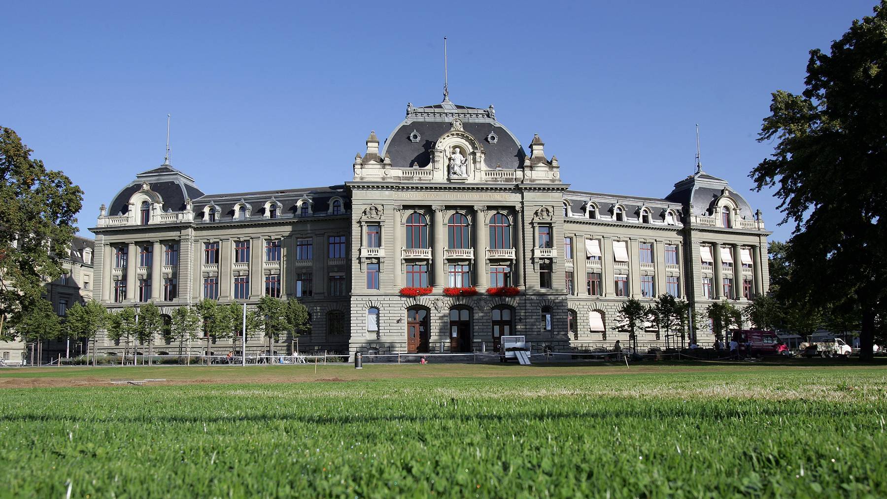 UniBE_Hauptgebaeude_2000p©AKM_Stefan_Wermuth