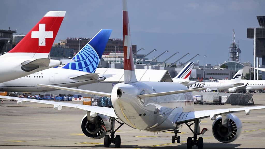 Im Jahr 2023 sind erneut mehr Menschen über den Genfer Flughafen gereist. Damit hat sich der Flughafen weiter von dem während der Corona-Pandemie erlittenen Einbruch erholt. (Archivbild)