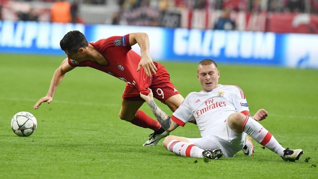 Robert Lewandowski während des Hinspiels von Bayern München gegen SL Benfica.